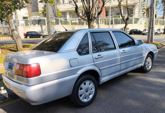 VOLKSWAGEN SANTANA 2.0 MI 8V GASOLINA 4P MANUAL